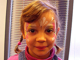 Maquillage de noel pour enfant-fleur